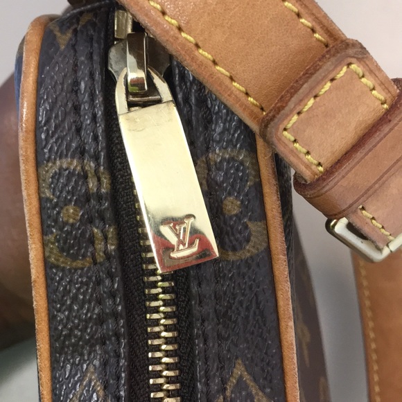 (SOLD) Louis Vuitton Croissant PM - Picture 3 of 6